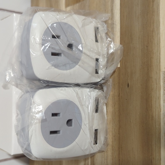 2 Pack European Travel Adapter Plug With USB White - Picture 2 of 3